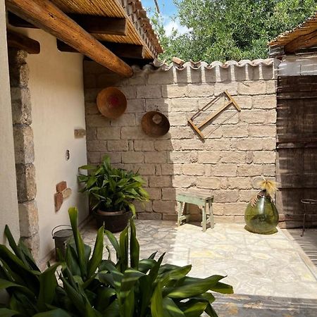منزل الضيف أوريستانو  في Graziosa Stanza Campidanese Su Terzu المظهر الخارجي الصورة
